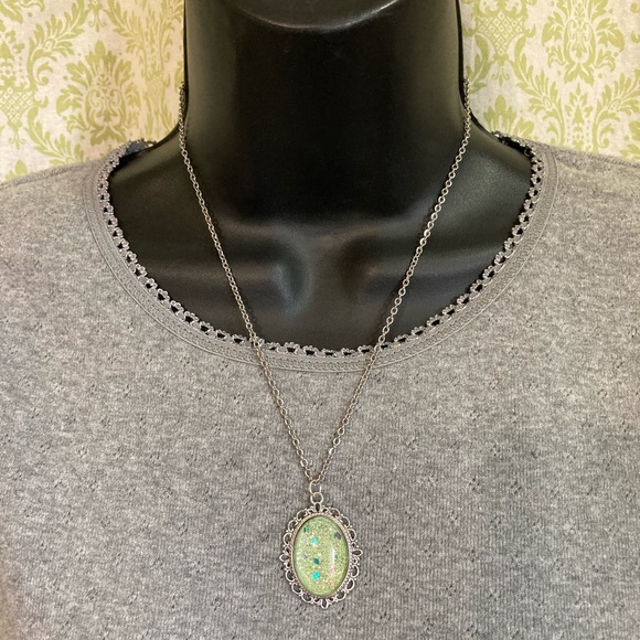 Harlequin hand-painted pendant - Picture 3 of 9